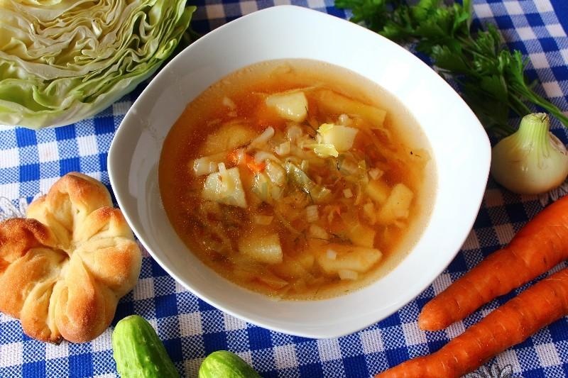 Куриный суп с капустой.